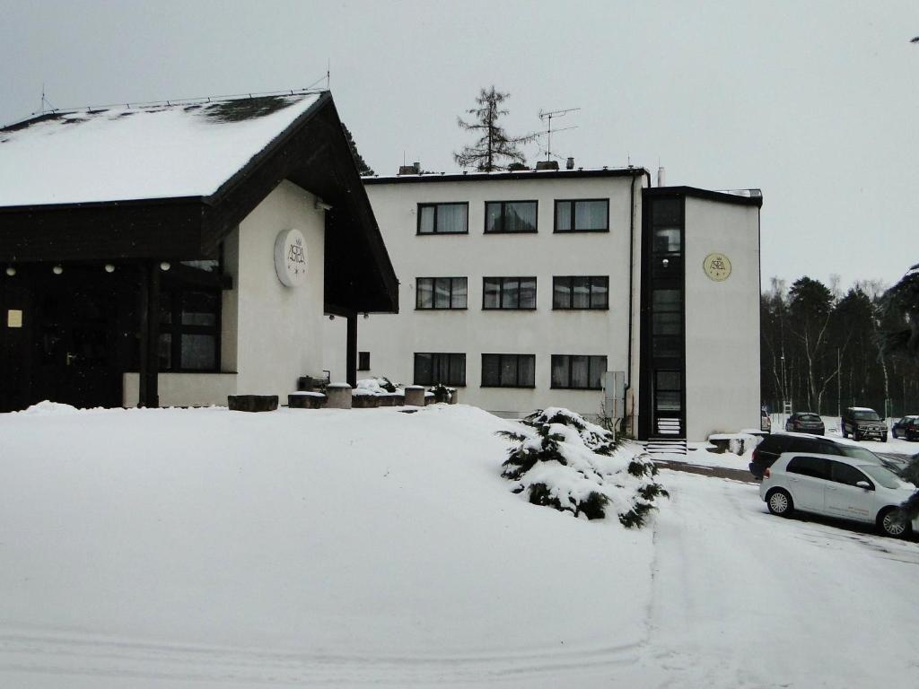 Hotel Astra Tuchlovice エクステリア 写真